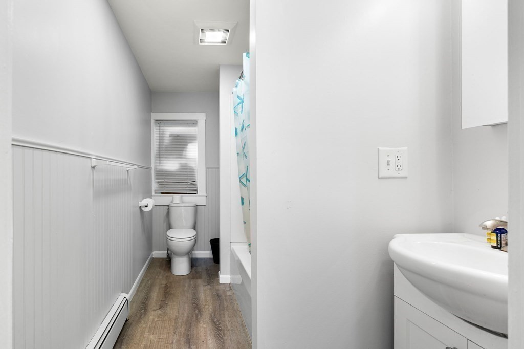 129 Friend Street Amesbury, MA 01913 - Photo 18 of 37