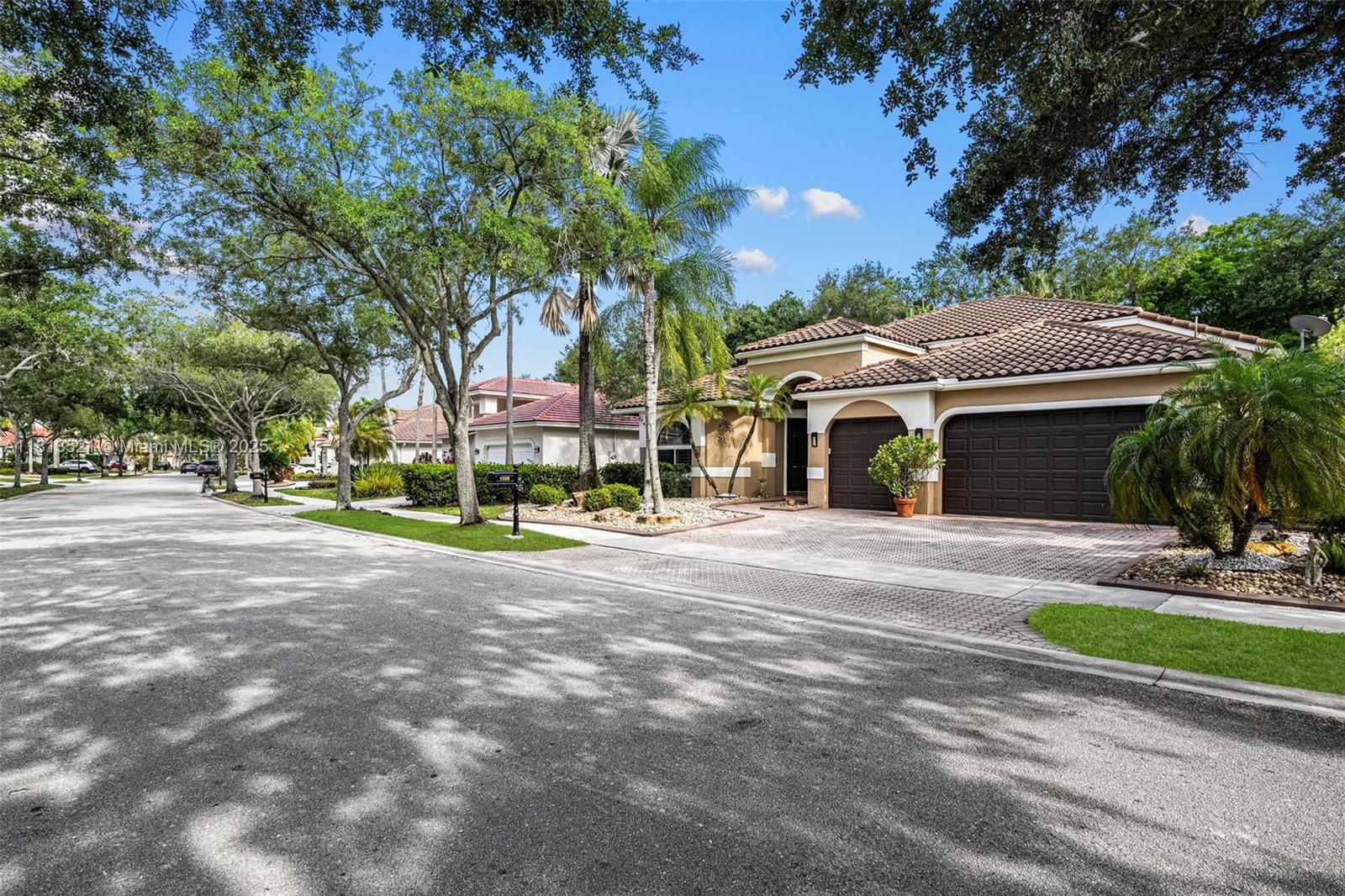 1326 Ginger Circle Weston, FL 33326 - Photo 7 of 59