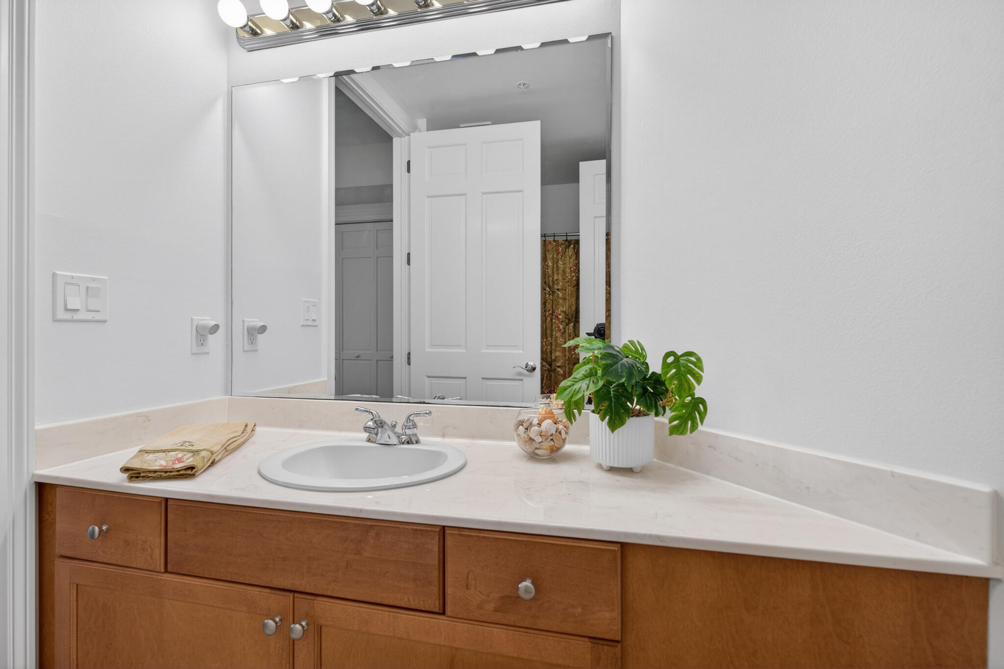 5 Calhoun Avenue, Unit 504 Destin, FL 32541 - Photo 37 of 64 5_Calhoun_Unit_504-24