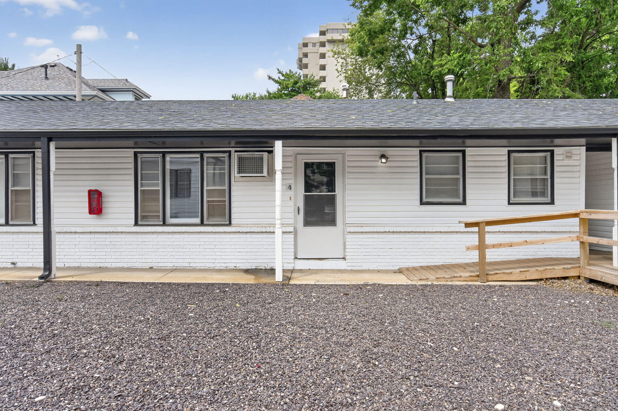 1009 East Walnut Street, Unit 4 Springfield, MO 65806 - Photo 3 of 24 3-web-or-mls-HWJ04691