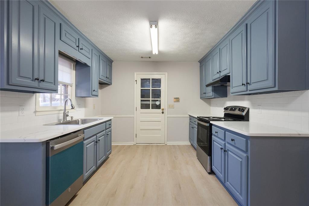 390 Tidwell Road Alpharetta, GA 30004 - Photo 2 of 23