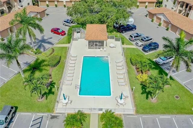 $349,000 | 278 Newport Drive, Unit 207, Naples, FL 34114