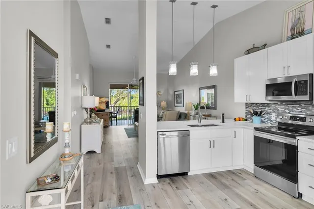 $349,000 | 278 Newport Drive, Unit 207, Naples, FL 34114