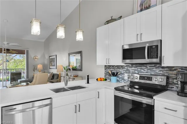 $349,000 | 278 Newport Drive, Unit 207, Naples, FL 34114