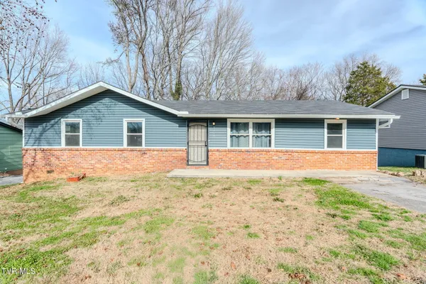 $324,999 | 7301 Meadowbrook Circle, Knoxville, TN 37918