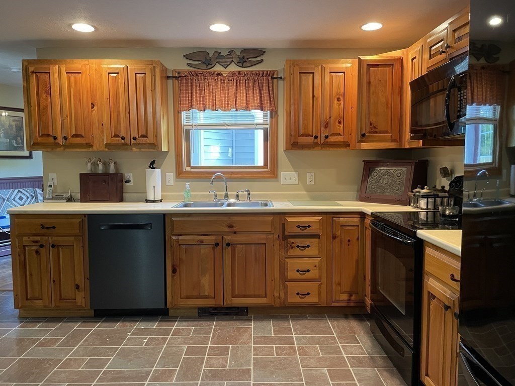 424 Baldwinville Road Templeton, MA 01468 - Photo 9 of 29 Gallery Image 9