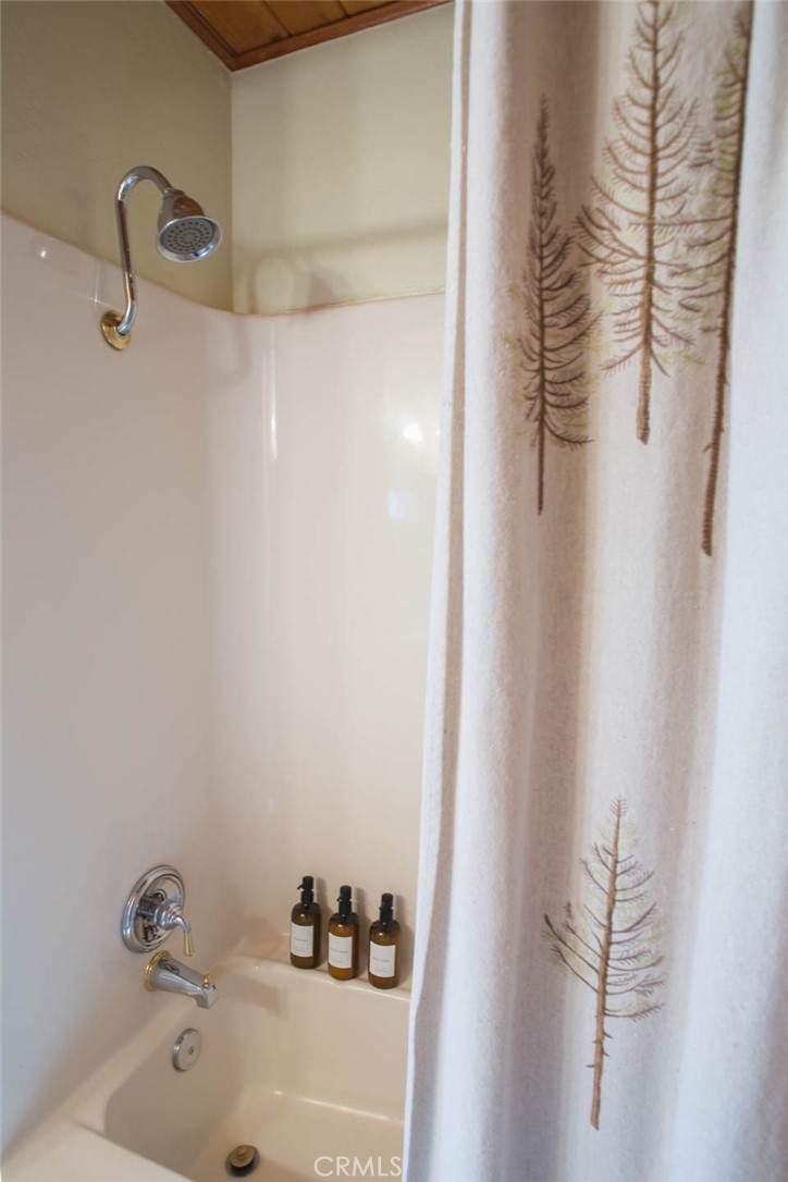 349 Castle Gate Road Lake Arrowhead, CA 92352 - Photo 33 of 73