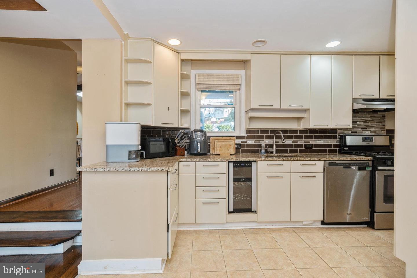 289 Friendship Road Drexel Hill, PA 19026 - Photo 8 of 21