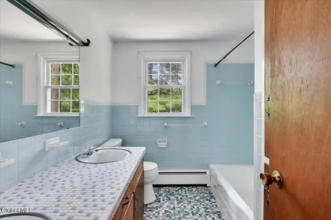 $450,000 | 9 Chestnut Lane, Clifton Park, NY 12065
