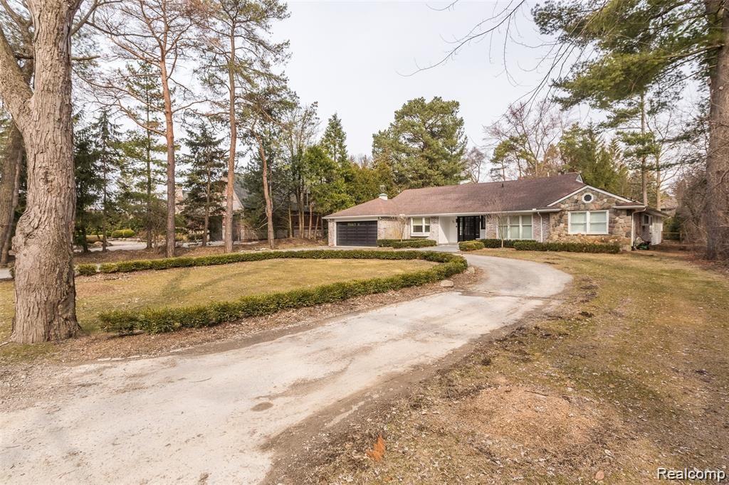 75 Manor Road Bloomfield Hills, MI 48304 - Photo 4 of 56 Manor-5.jpg