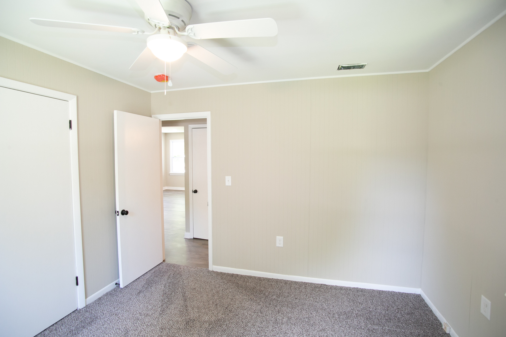 6000 Birmingham Street Chicago Ridge, IL 60415 - Photo 15 of 23 a view of an empty room