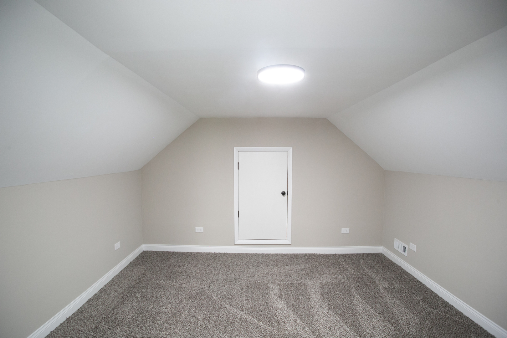6000 Birmingham Street Chicago Ridge, IL 60415 - Photo 22 of 23 a view of an empty room