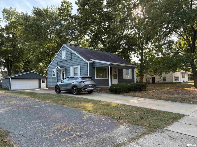 $119,900 | 908 East Melbourne Avenue, Peoria, IL 61603