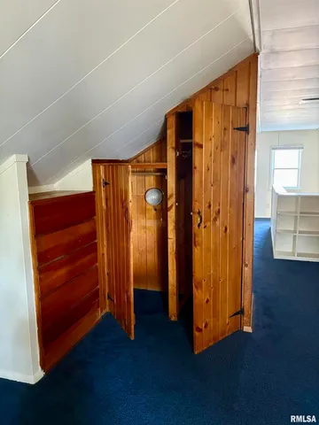 a view of a livingroom with furniture