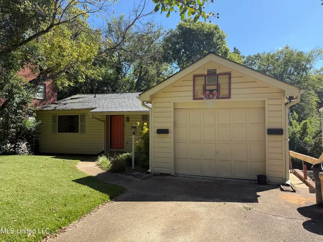 $800 | 1716 St Mary Street, Unit B, Jackson, MS 39202