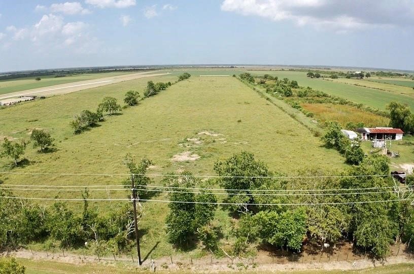 212 County Road Angleton, TX 77515 - Photo 4 of 6 Gallery Image 4