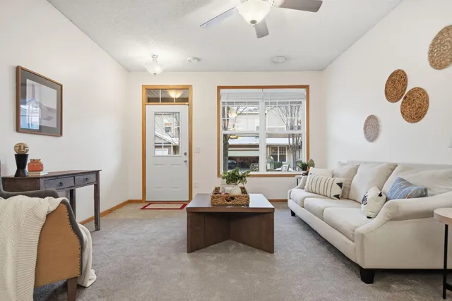 $225,000 | 15652 Emerald Drive North, Unit 3, Hugo, MN 55038