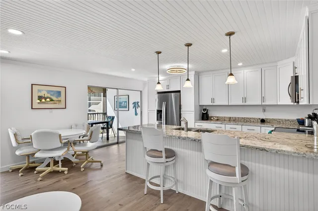 $750,000 | 1341 Middle Gulf Drive, Unit 1B, Sanibel, FL 33957