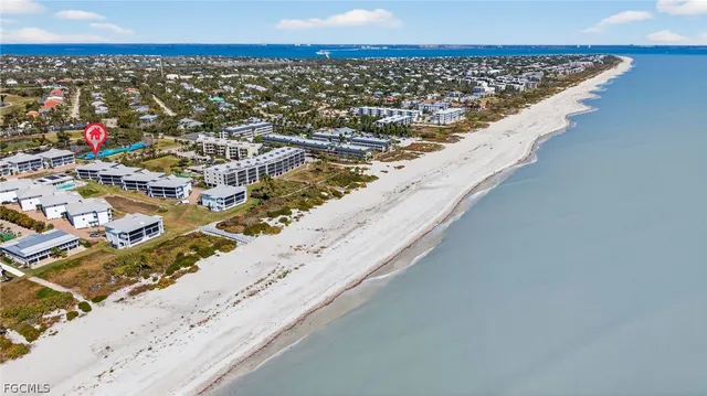 $750,000 | 1341 Middle Gulf Drive, Unit 1B, Sanibel, FL 33957