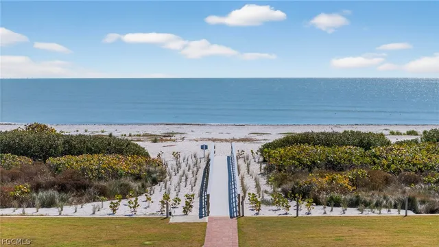 $750,000 | 1341 Middle Gulf Drive, Unit 1B, Sanibel, FL 33957