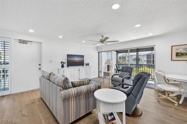 $750,000 | 1341 Middle Gulf Drive, Unit 1B, Sanibel, FL 33957