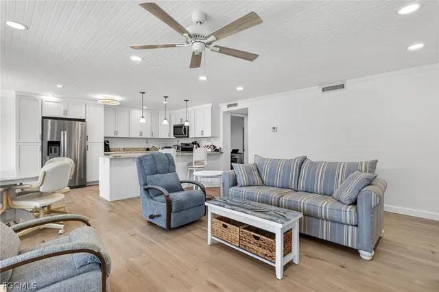 $750,000 | 1341 Middle Gulf Drive, Unit 1B, Sanibel, FL 33957