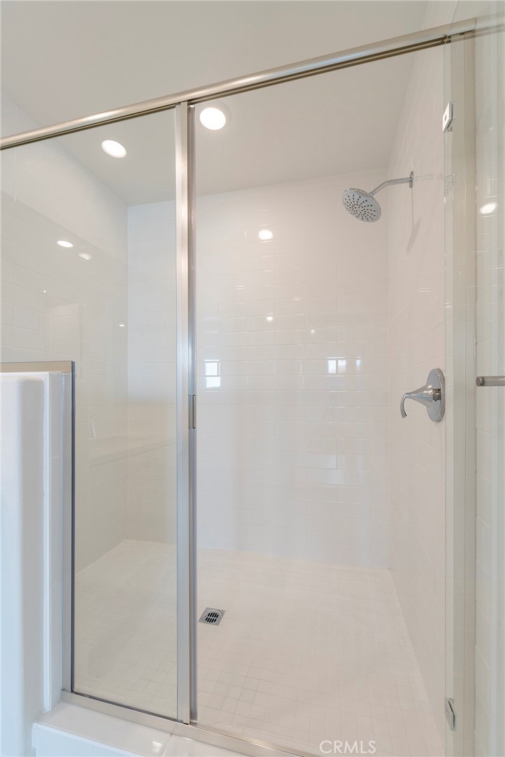 121 Baluster Irvine, CA 92618 - Photo 43 of 80 Main Bath