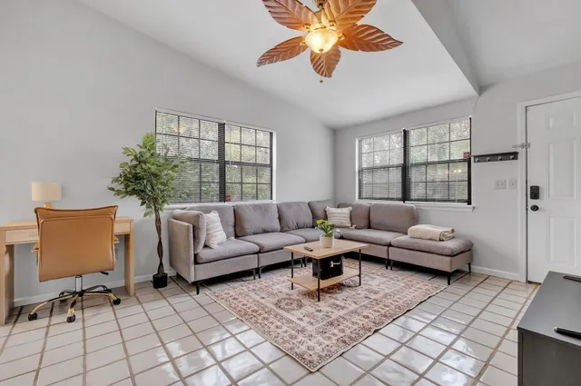 $600 | 1816 Jackson Bluff Road, Unit F, Tallahassee, FL 32304