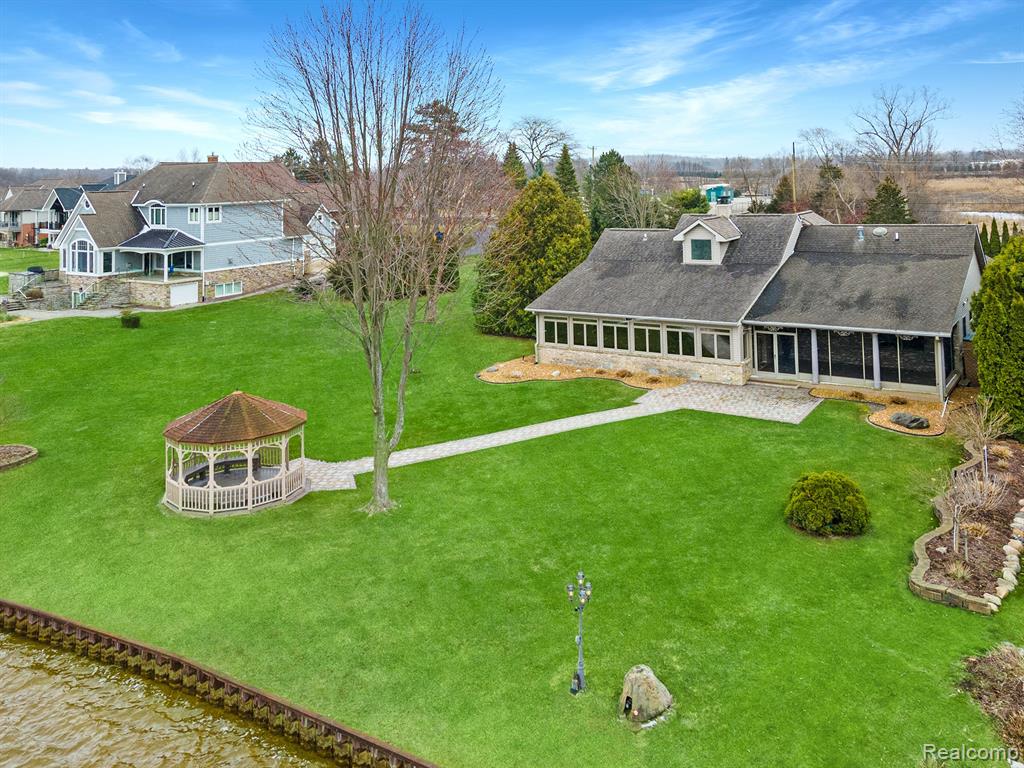 8353 Hilton Road Brighton, MI 48114 - Photo 8 of 33