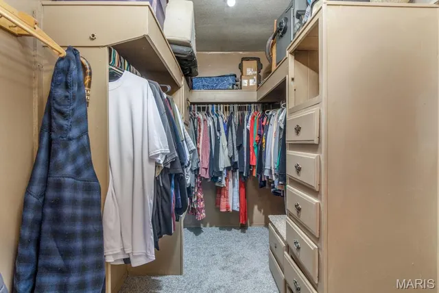 $296,000 | 22807 County Road 32-403, Lebanon, MO 65536