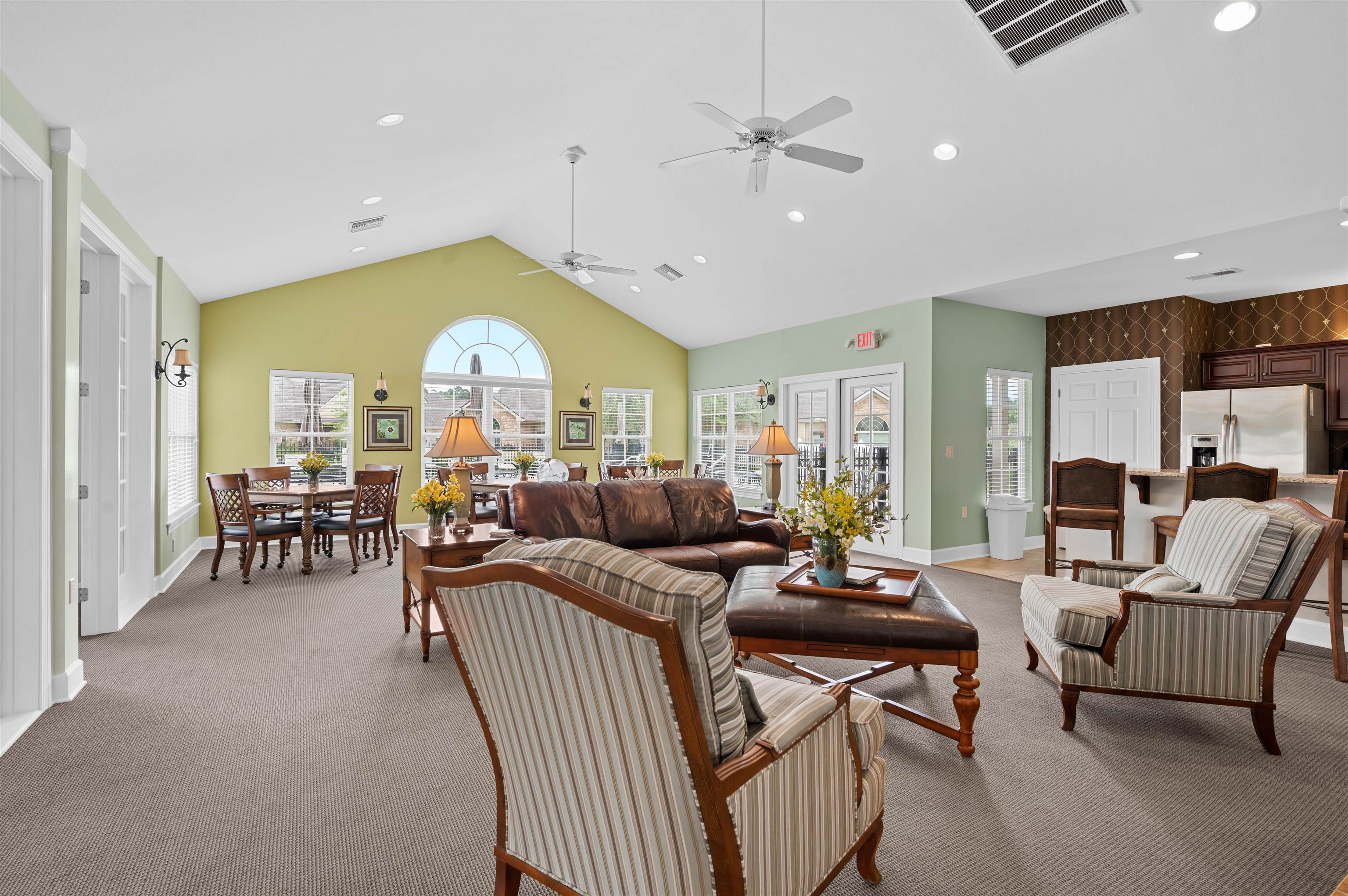 702 Holmes Avenue, Unit 702 Foley, AL 36535 - Photo 25 of 33 Living Room
