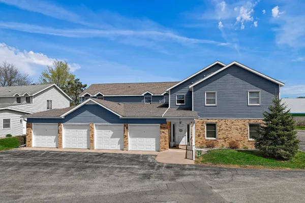 $199,900 | 3544 East Avenue South, Unit D, La Crosse, WI 54601
