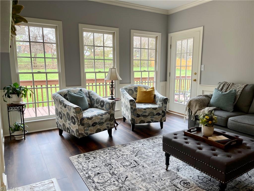 3248 Grandview Club Road Pfafftown, NC 27040 - Photo 24 of 49 Living room has walk out to generous back deck and fenced in level back yard.