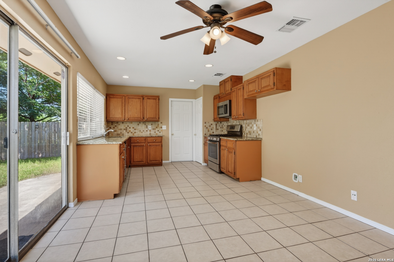 6842 Spring Manor Street San Antonio, TX 78249 - Photo 6 of 20