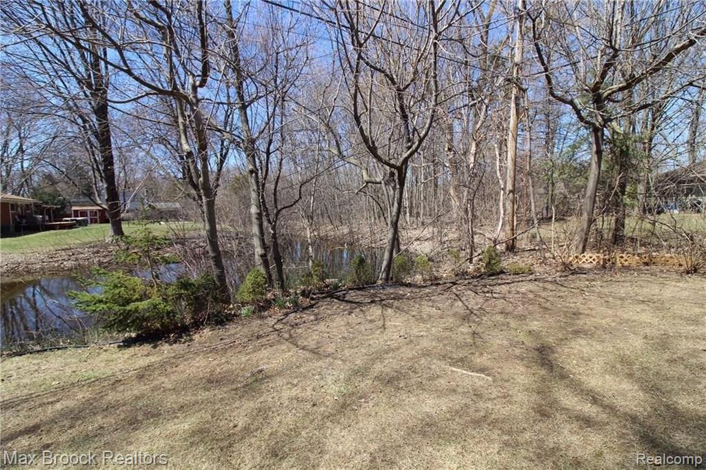 2554 Pine Ridge Road West Bloomfield, MI 48324 - Photo 36 of 38 Gallery Image 36