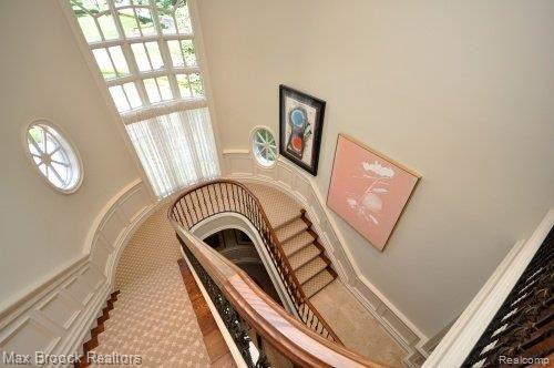 42 Hidden Ridge Bloomfield Hills, MI 48304 - Photo 10 of 25 Staircase 2nd View