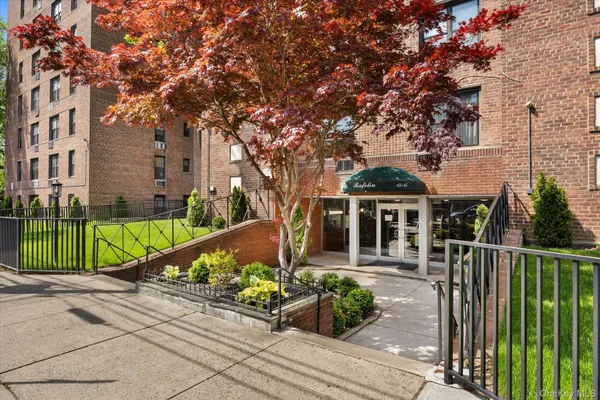 $465,000 | 65-15 38th Avenue, Unit 5K | Woodside