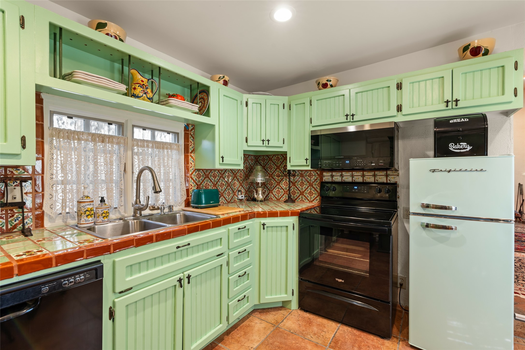 224 Artist Road, Unit 1 Santa Fe, NM 87501 - Photo 7 of 22 Kitchen