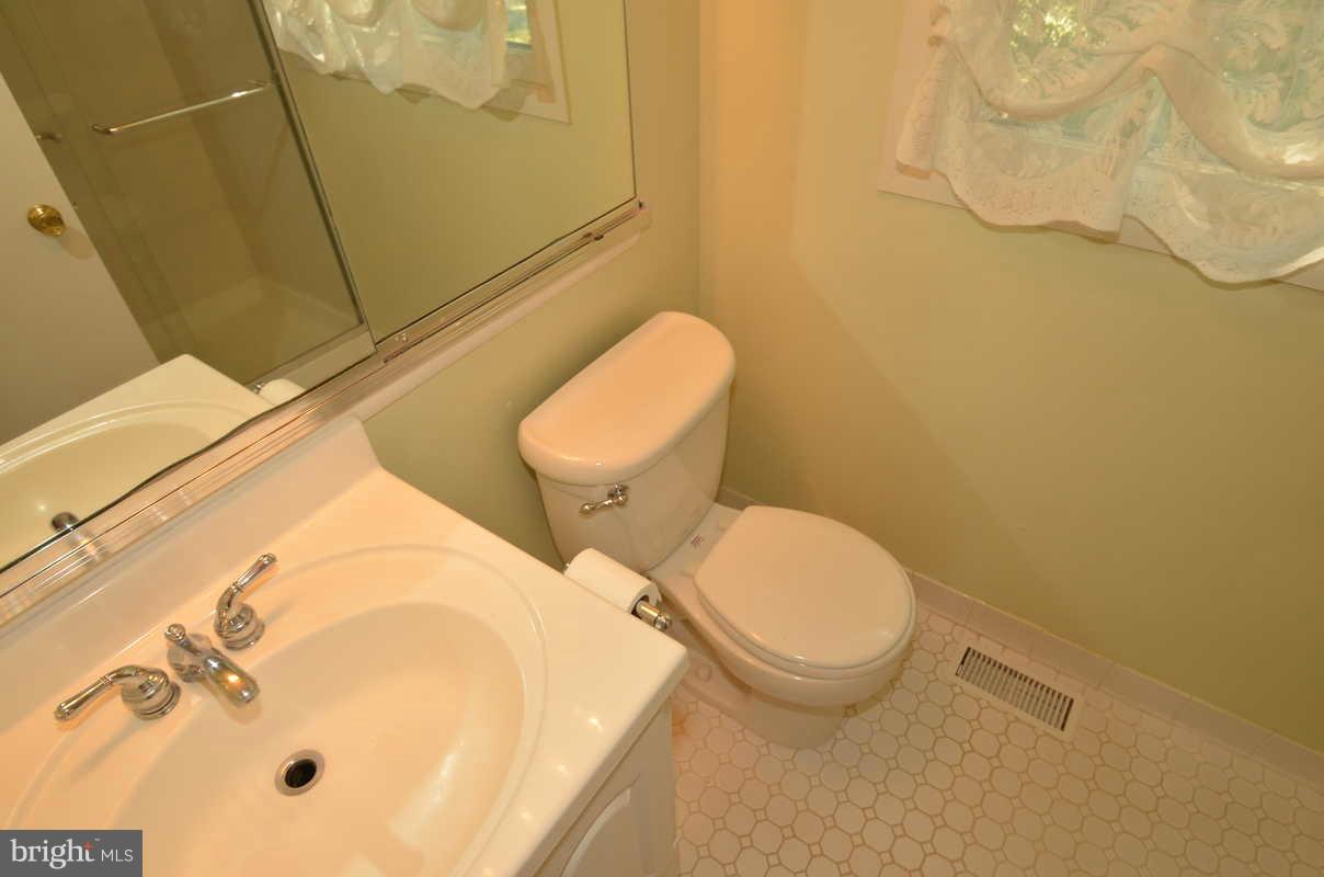 1711 Tarleton Way Crofton, MD 21114 - Photo 18 of 28 Bath (Master)