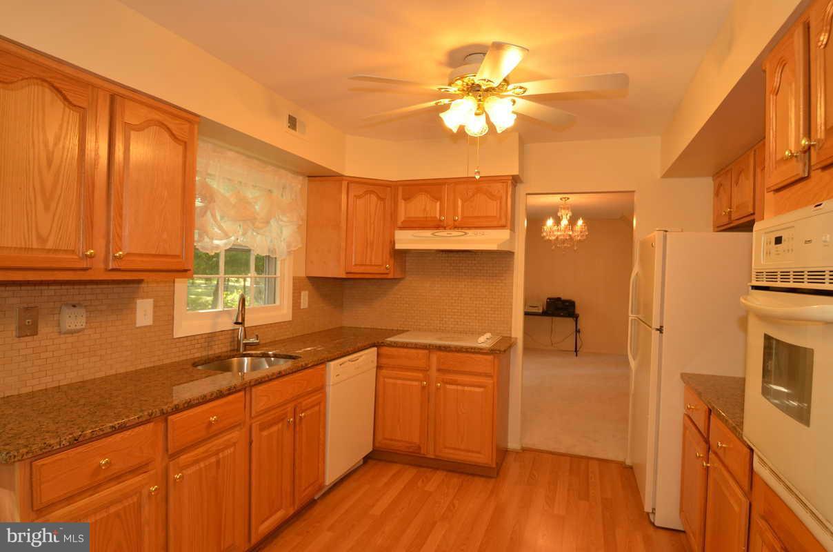 1711 Tarleton Way Crofton, MD 21114 - Photo 3 of 28 Kitchen