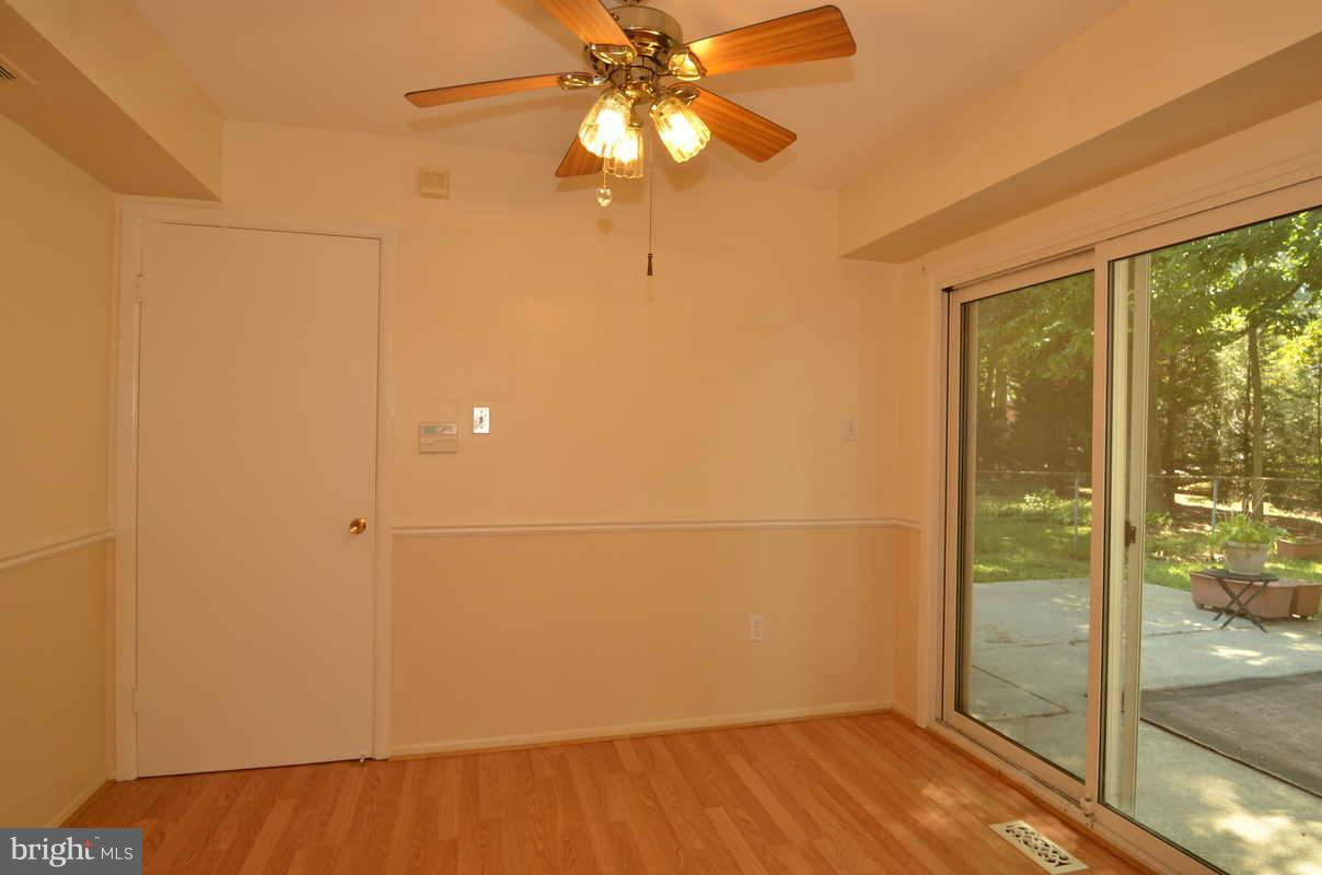 1711 Tarleton Way Crofton, MD 21114 - Photo 6 of 28 Kitchen dining area