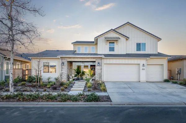$938,000 | 1042 Beaver Pond Loop, Madera, CA 93636