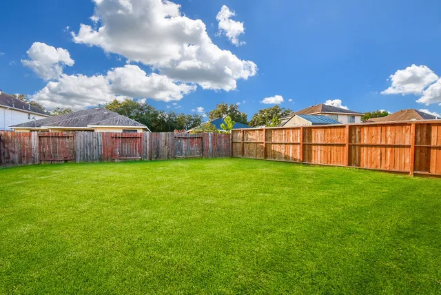 $315,000 | 19126 Mossy Hedge Lane, Katy, TX 77449