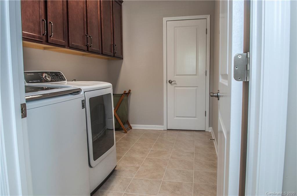 5554 Braddock Ml Way Lancaster, SC 29720 - Photo 21 of 33 a utility room with dryer and washer