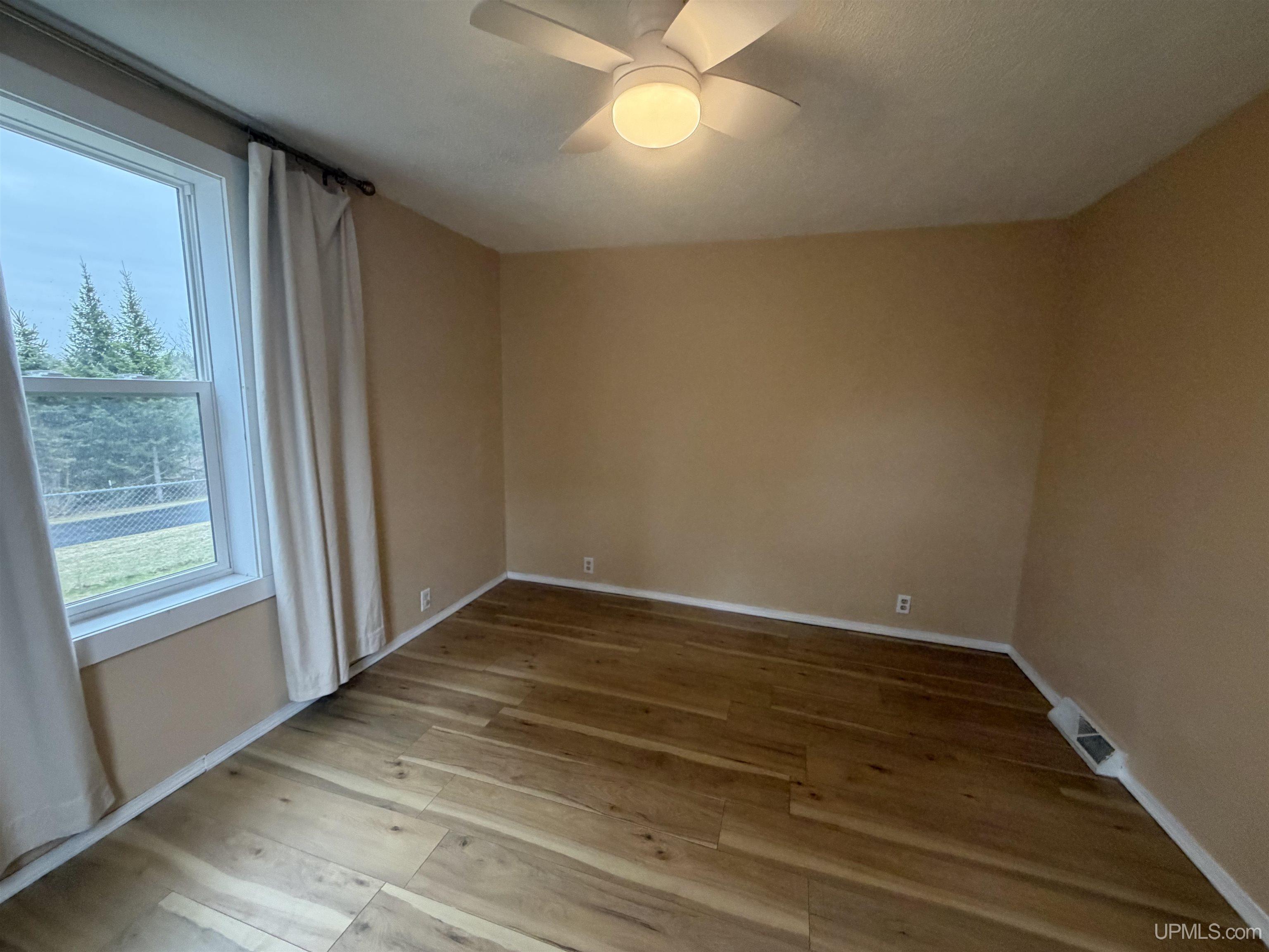 475 River Street Ishpeming, MI 49849 - Photo 13 of 34