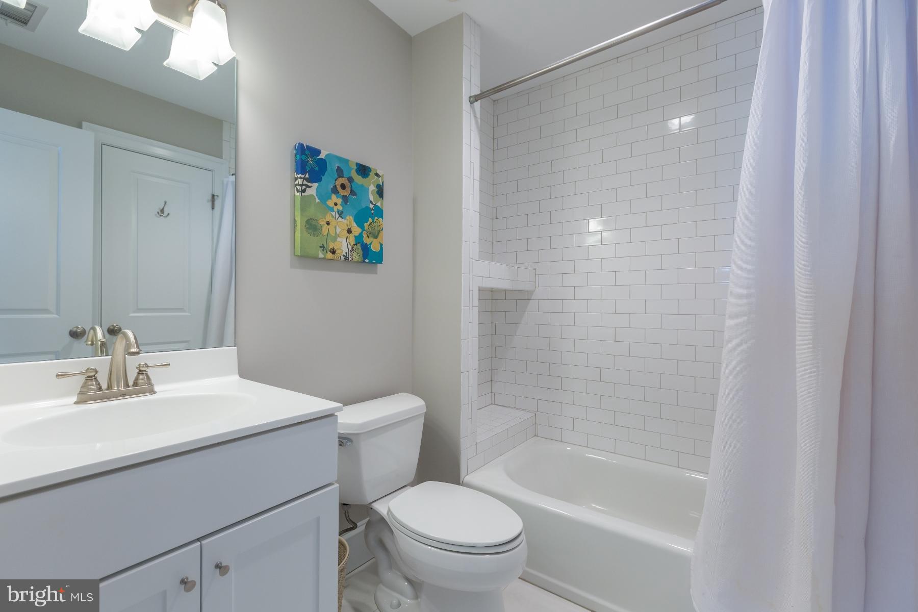 4613 Sleaford Road Bethesda, MD 20814 - Photo 21 of 29 Full Bath for the Upper Level Suite