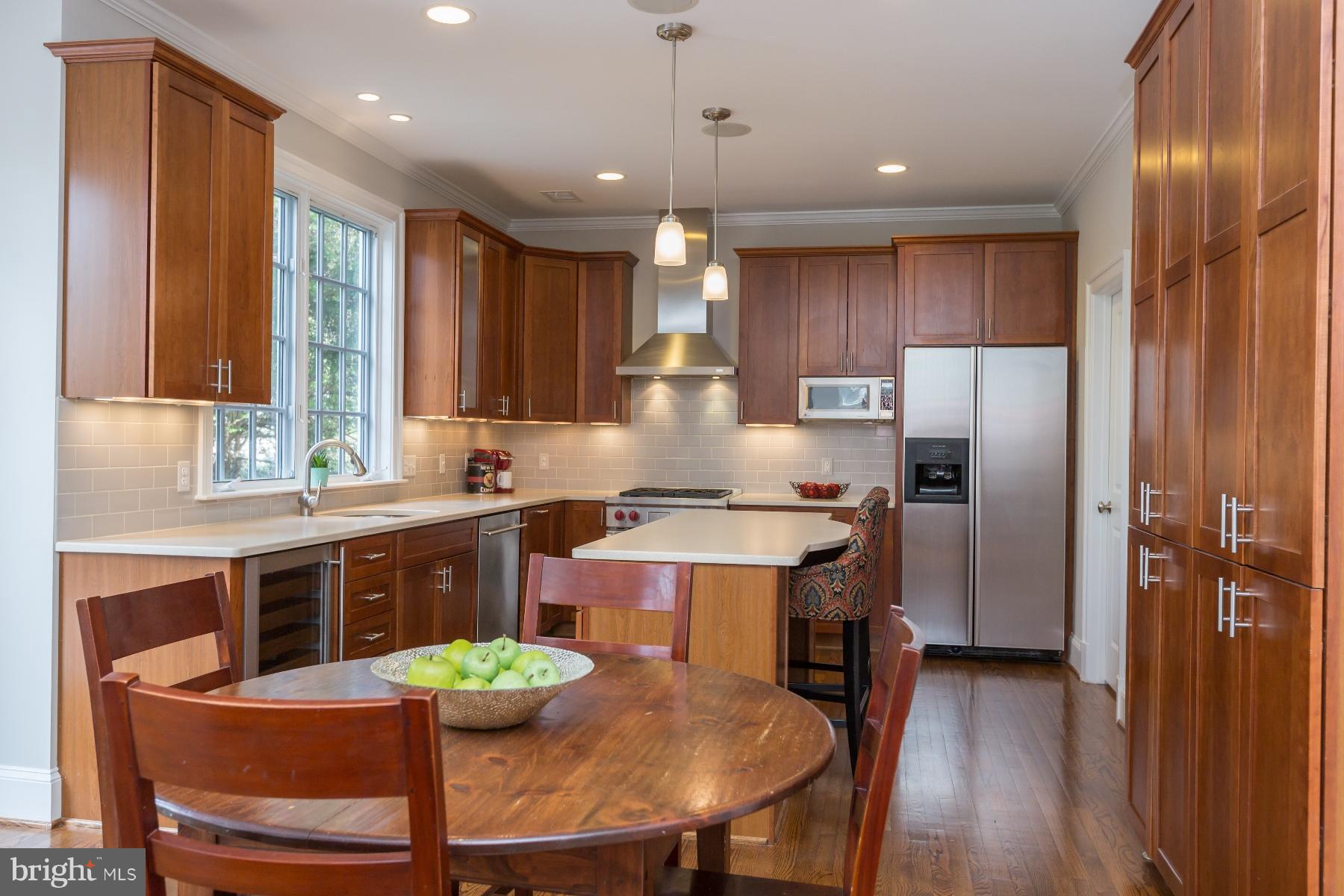 4613 Sleaford Road Bethesda, MD 20814 - Photo 6 of 29 Top of the line appliances