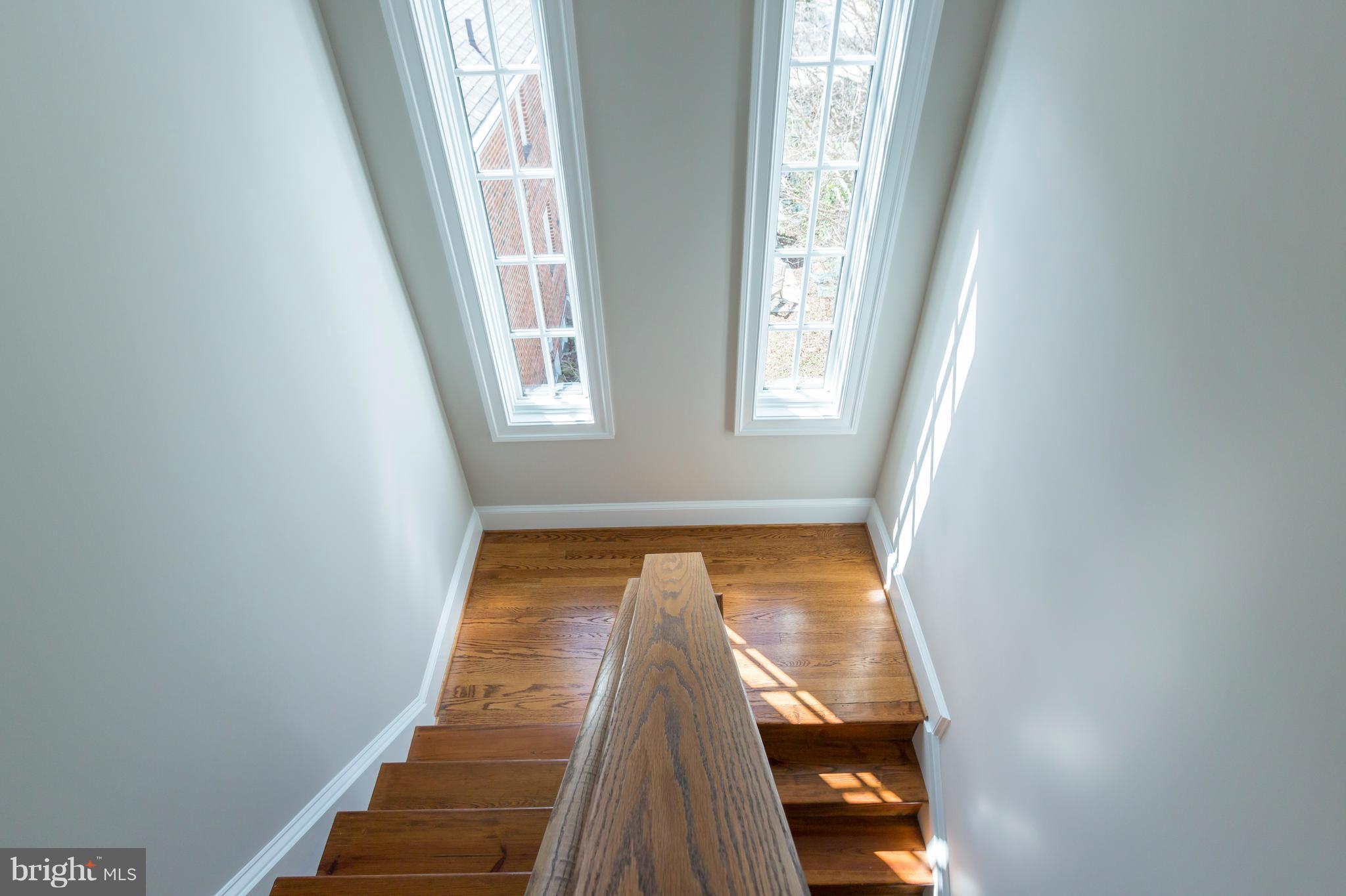 4613 Sleaford Road Bethesda, MD 20814 - Photo 9 of 29 Sunshine on the stair landing.