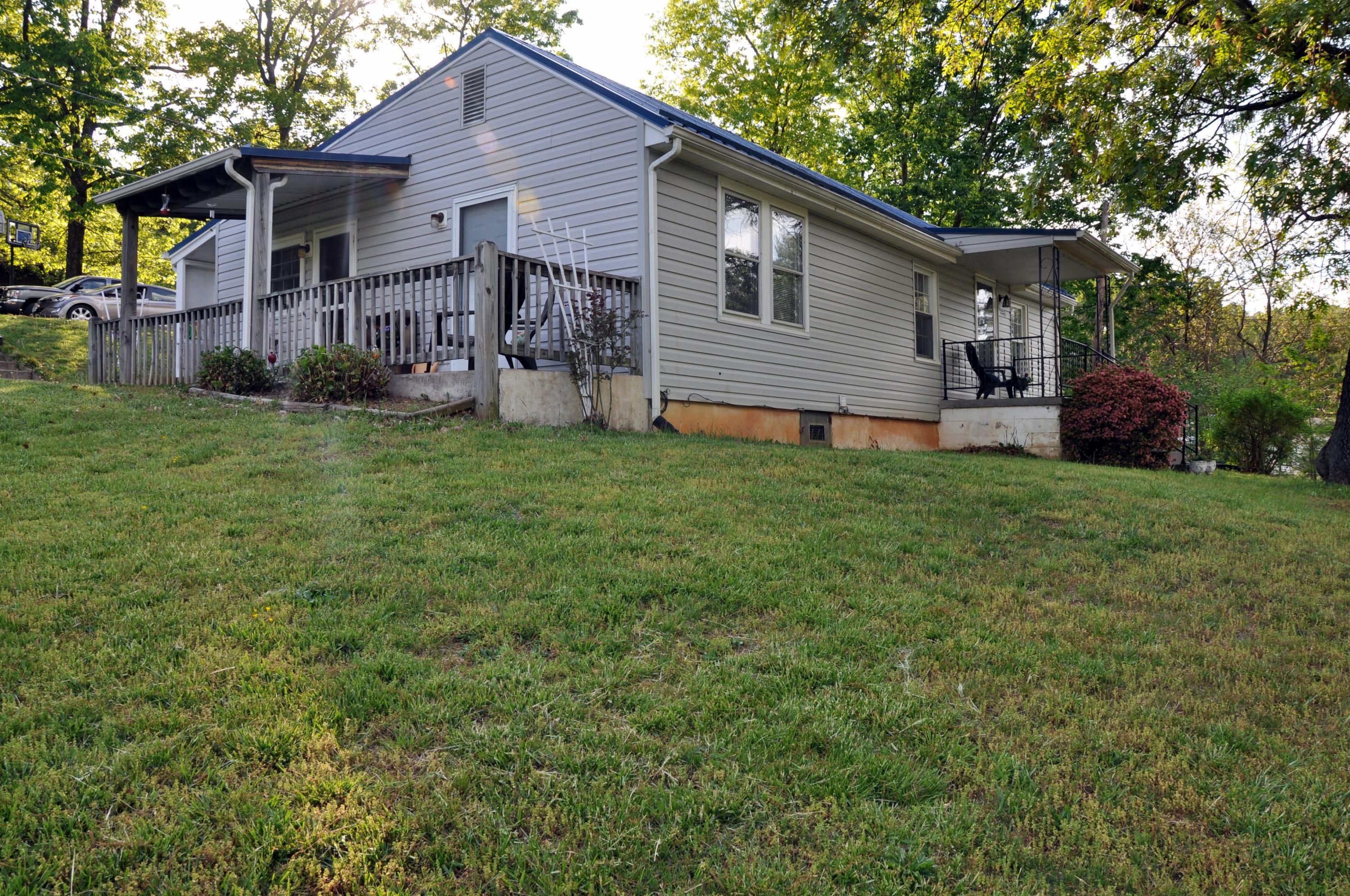 3065 Mowles Road Salem, VA 24153 - Photo 3 of 75 FRONT/SIDE OF HOUSE