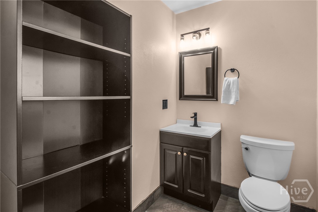 979 B Pineland Avenue Hinesville, GA 31313 - Photo 25 of 41 Primary Bath